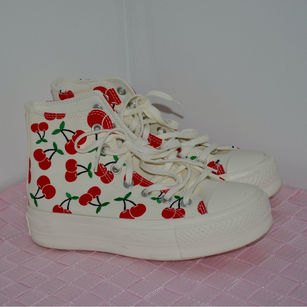 Cherry Platform Converse